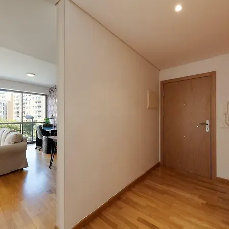 Apartment Riverside Luxury Expo Near The Airport